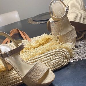 GUESS Cream Raffia Block Heel Sandals